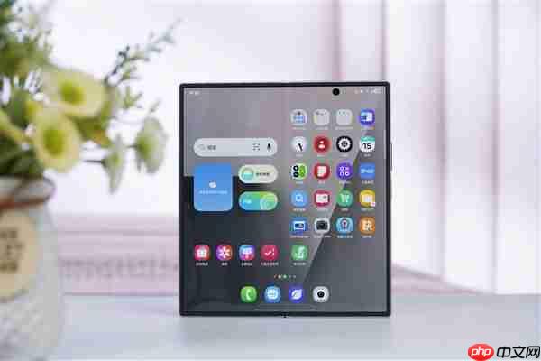 2026折叠屏大战！三星“阔折叠”对决苹果iPhone Fold  第2张