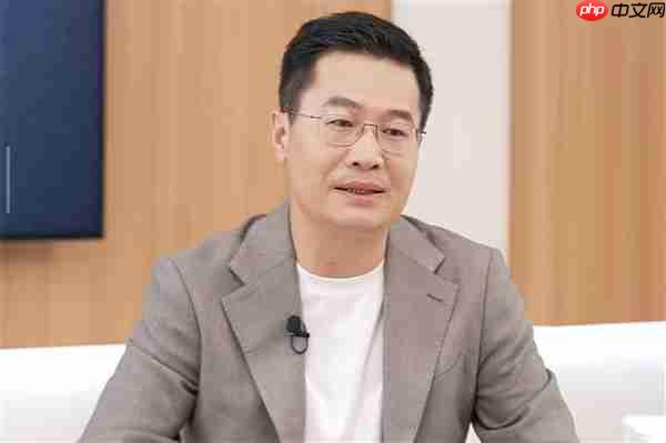 小米17 Ultra为何提前发布 卢伟冰解释原因  第2张