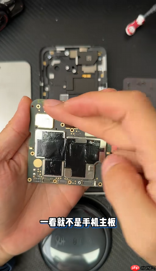 支付宝碰一碰设备是REDMI手机吗 博主拆机辟谣：处理器、内存都不一样  第5张