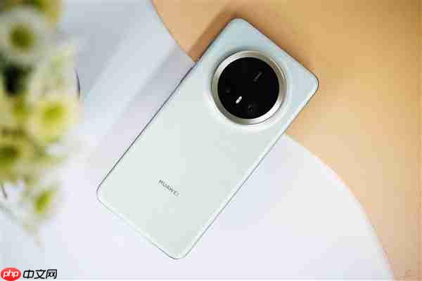 华为Mate80 Pro Max首发全金属架构增强天线：信号比苹果17好1倍