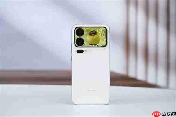 卢伟冰：小米17系列销量已破200万 是双11唯一能对抗iPhone的产品  第1张