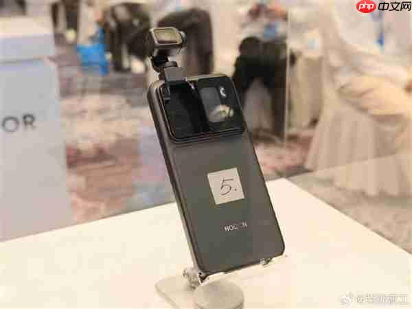 行业首款自带云台的机器人手机！荣耀ROBOT PHONE真机首次亮相  第2张