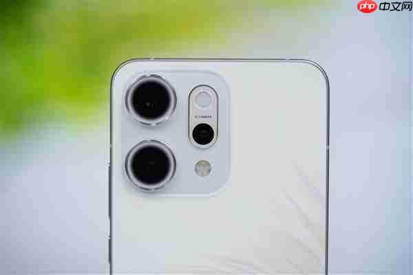 OPPO Reno15真机首次亮相：iPhone同款冷雕工艺、2亿像素主摄  第2张