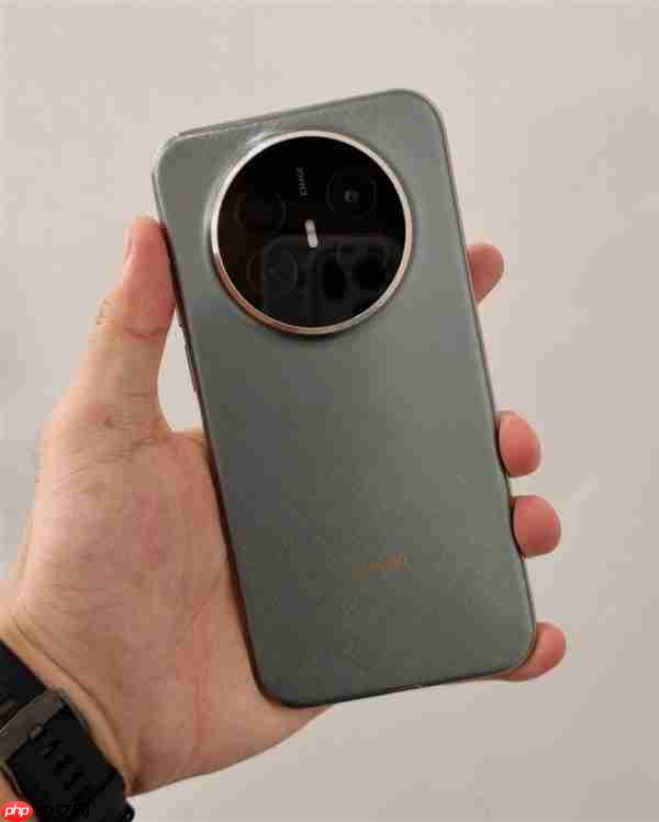 最薄Mate！华为Mate 70 Air真机现身：iPhone Air劲敌来了  第1张