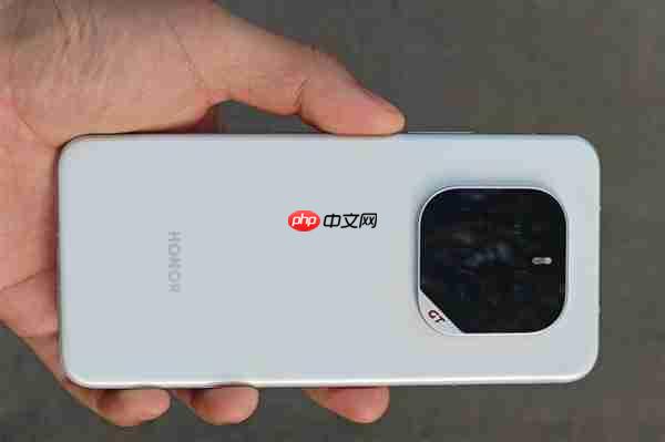 11月新机汇总：华为Mate 80领衔 史上最激进的Mate旗舰  第5张