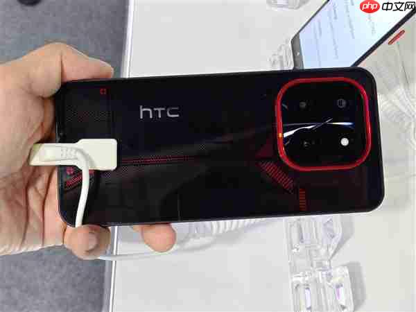 昔日安卓机王者！HTC手机要回归：电竞风格新机亮相  第1张