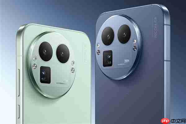 有网友认为真我GT8 Pro外观花里胡哨 真我CMO回应  第1张