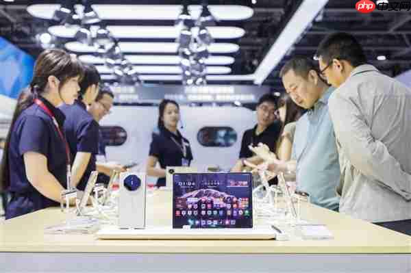 从口袋PC到智能座舱：华为新品矩阵亮相2025中国移动全球合作伙伴大会 解码智慧生活  第2张