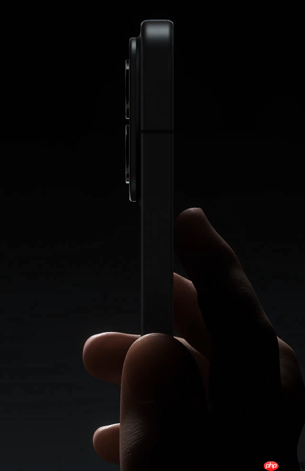 行业独一无二的新设计！小米17 Pro Max外观正式公布：比iPhone 17多了一块屏  第5张