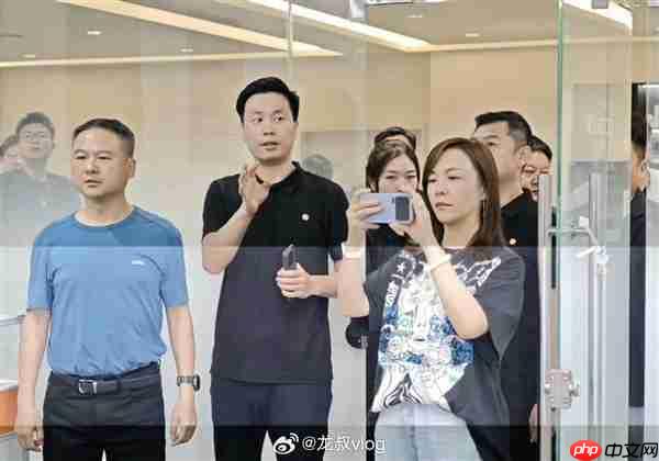 小米17 Pro Max官宣！三款机型命名和iPhone 17一模一样  雷军：全面对标iPhone 正面迎战 第2张