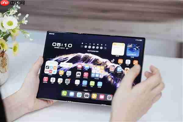 全球第2款三折叠！华为Mate XTs非凡大师图赏  第1张