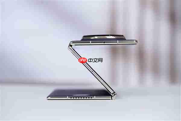 全球第2款三折叠！华为Mate XTs非凡大师图赏  第15张