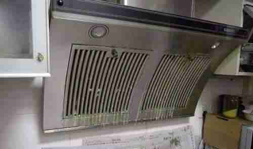 如何选择适合的自动清洗油烟机（功能对比指南）  第1张