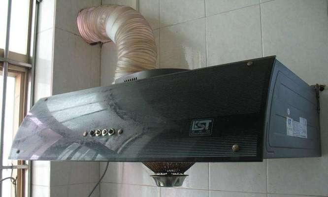 如何清洗房顶上的油烟机（简便有效的清洗技巧）  第3张