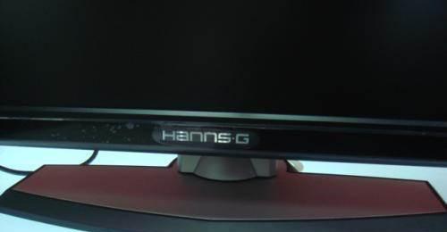 电脑显示器颜色变黑的原因及解决方法（如何解决电脑显示器颜色变黑的问题）  第1张