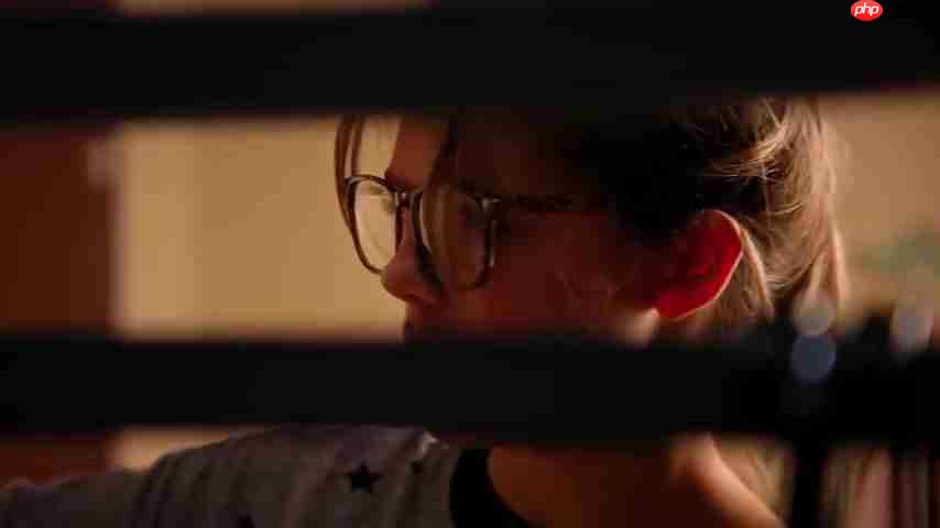 摆脱贫民窟！丑小鸭变天鹅：查莉的励志故事  第2张