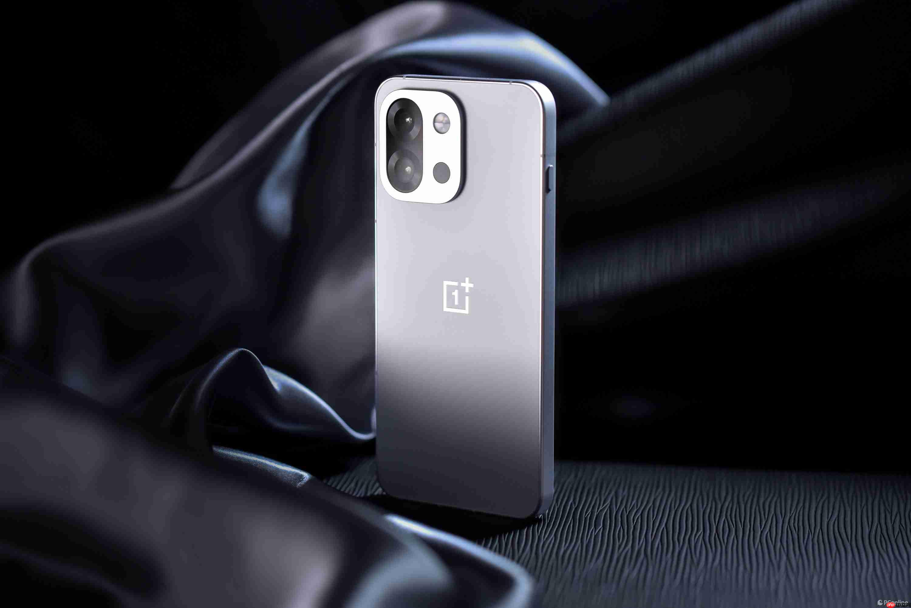 一加 15T或为骁龙 8E5小屏旗舰，预计3月发布，电池突破7500mAh  第3张