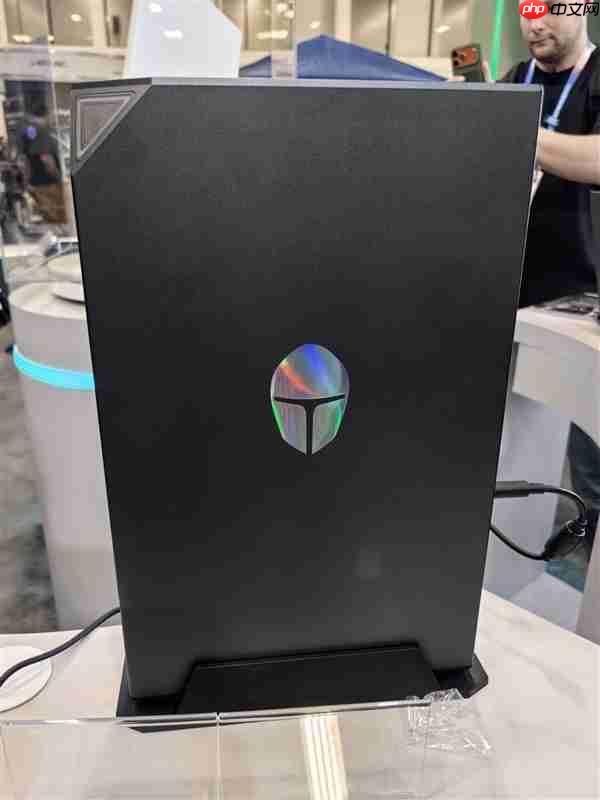 雷神MIX G2独显游戏迷你主机亮相：行业首款Ultra 9 275HX + RTX 5090  第1张