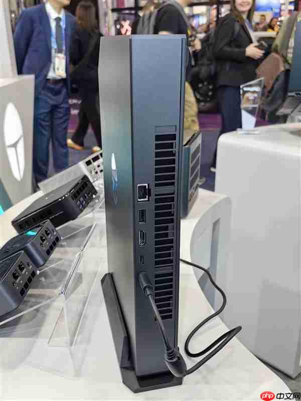 雷神MIX G2独显游戏迷你主机亮相：行业首款Ultra 9 275HX + RTX 5090  第5张