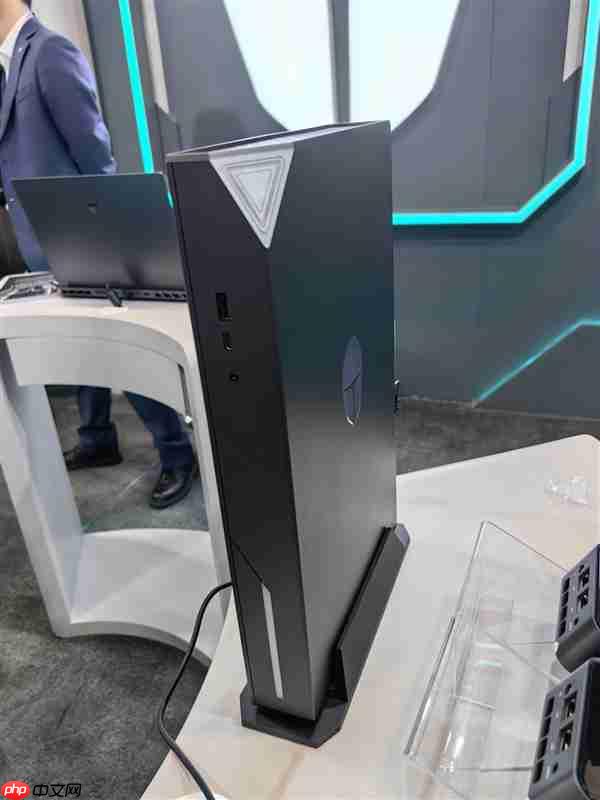 雷神MIX G2独显游戏迷你主机亮相：行业首款Ultra 9 275HX + RTX 5090  第3张