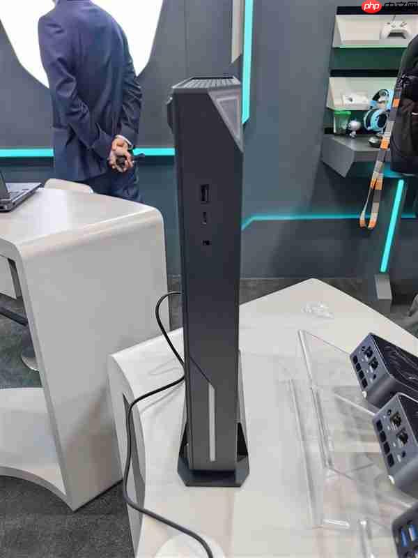 雷神MIX G2独显游戏迷你主机亮相：行业首款Ultra 9 275HX + RTX 5090  第4张