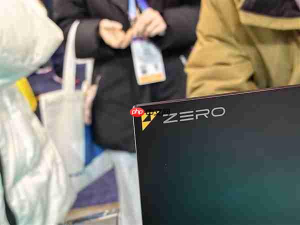 雷神ZERO Air轻薄游戏本实机首秀：仅1.58kg 160W双满血性能释放  第5张