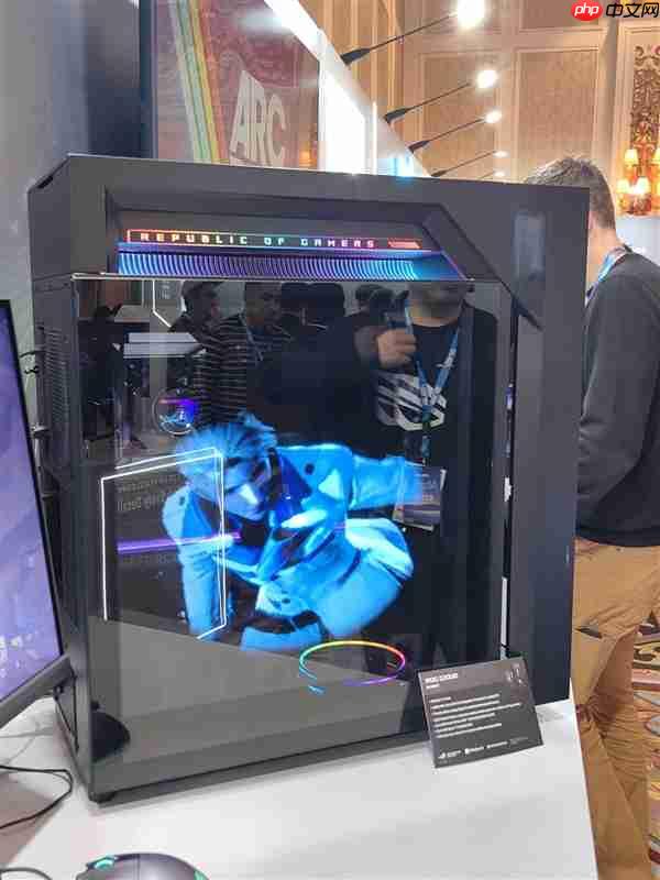 华硕梦幻电竞旗舰！ROG枪神10X台式机惊艳首秀：首创全息投影颜值无敌  第1张