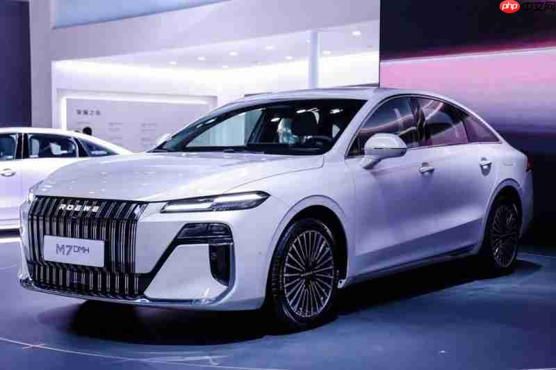 荣威M7DMH：10万级插混家轿的“全能优等生”，定义家庭出行新标杆  第1张