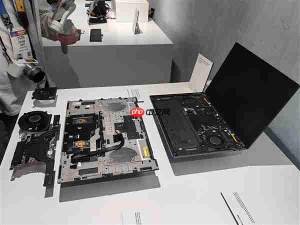 戴尔重新推出XPS笔记本：双层OLED屏 配酷睿Ultra 3系列处理器  第9张