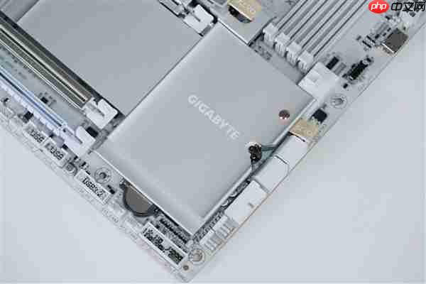 实木+皮革都用上了！技嘉木雕X870E AERO X3D WOOD主板图赏  第9张