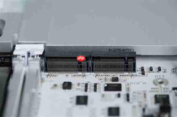 实木+皮革都用上了！技嘉木雕X870E AERO X3D WOOD主板图赏  第19张