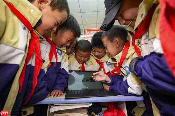 华硕e创公益十七载:“科普智联室”赋能乡村 万名青年志愿者用科技点亮未来  第3张