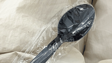 外卖送的塑料勺子是不是很脏?外卖送的塑料勺子干净吗能用吗插图1 外卖送的塑料勺子是不是很脏2