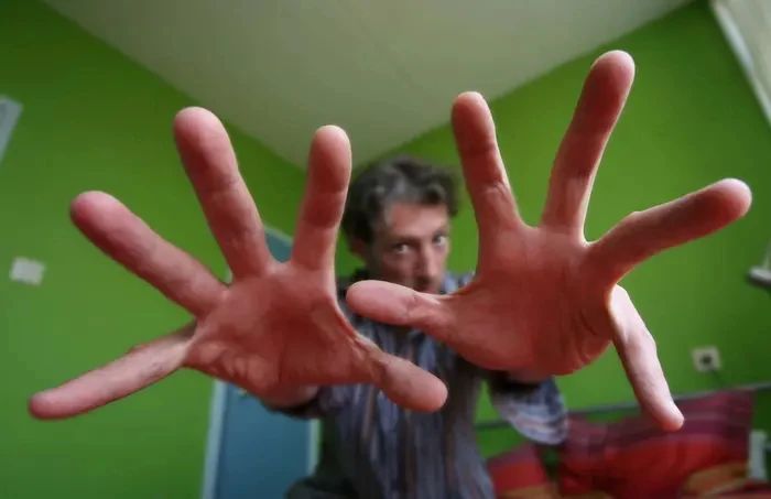 别被影视剧骗了，人被催眠之后，只能乖乖听话吗？