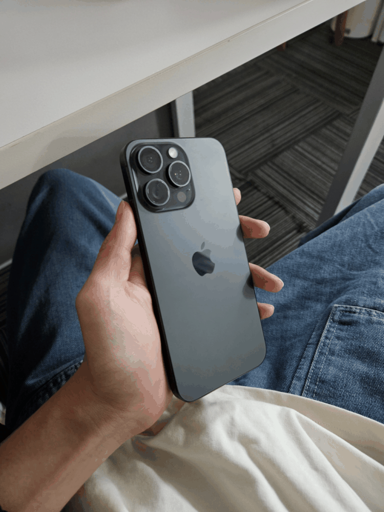 这几点很想吐槽，加了1000元买回来的iPhone 15 Pro Max优缺点插图1