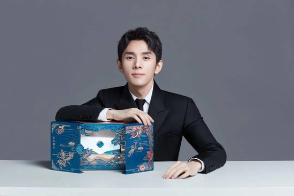 花西子客服回应李佳琦怼网友：会有专门的部门调查