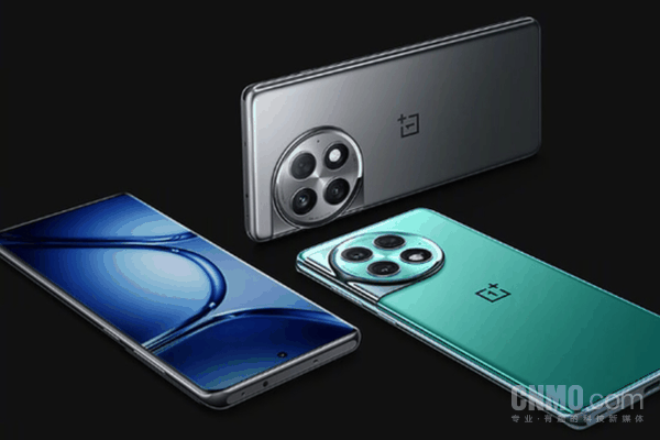 一加Ace 2 Pro太香了！性能、屏幕两手抓 2999元起