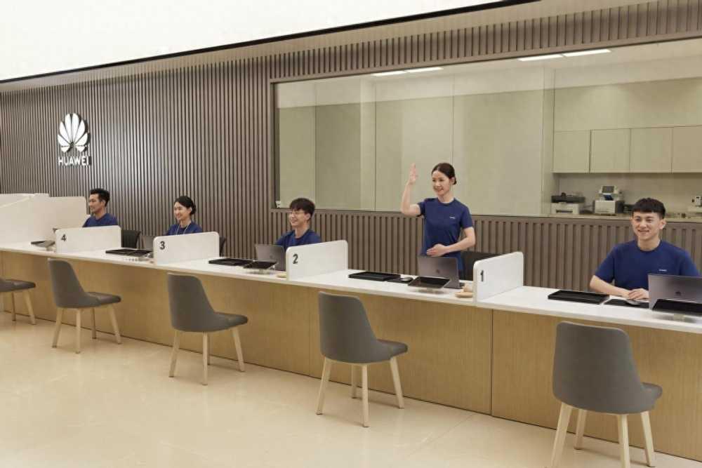 为什么更多用户选择华为？除了强大的技术，还有遥遥领先的服务