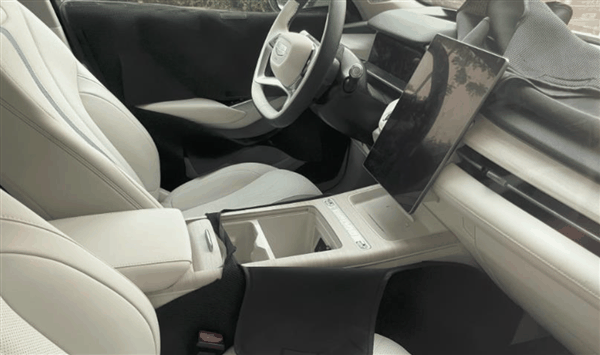 颜值提升,风格大变 ！全新吉利星瑞内饰曝光