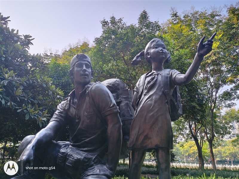 披上素皮机身的千元机！moto g54评测：天玑7020+OIS防抖 这性价比没谁了