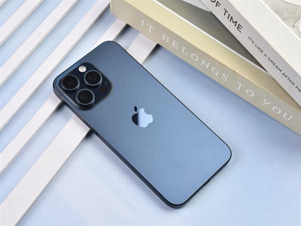 去年买了14 Pro后大悔,iPhone钛合金对比不锈钢体验插图5 iPhone钛合金对比不锈钢体验 去年买了14 Pro后大悔