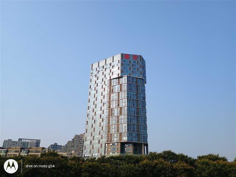 披上素皮机身的千元机！moto g54评测：天玑7020+OIS防抖 这性价比没谁了