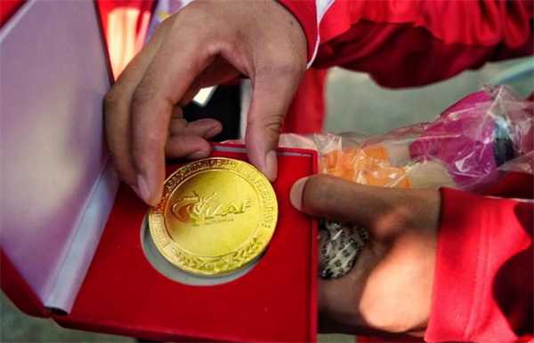 上午拿下亚运金牌 晚上补领奥运金牌 以下是补发原因