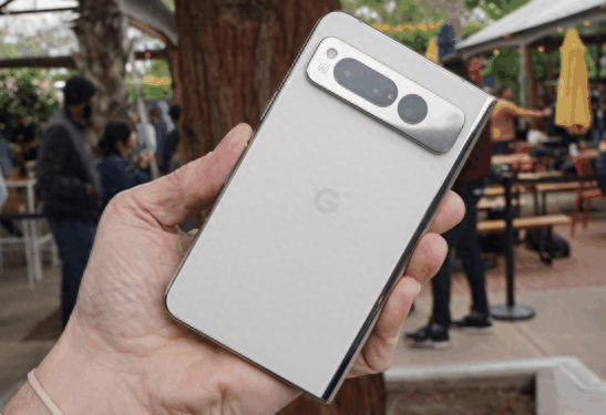 外媒评2023年最好的8款手机 三星第一 谷歌3机入围插图13 外媒评2023年最好的8款手机 三星第一 谷歌3机入围插图13