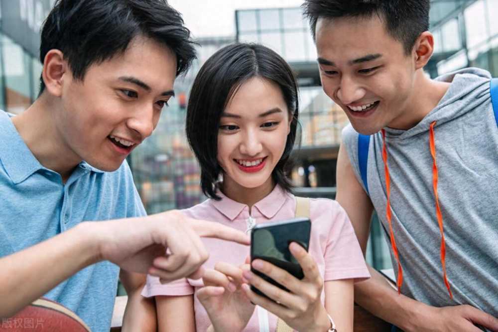 鸿蒙4.0AI信息功能，消息仅机主可见，别人看手机消息自动隐藏！