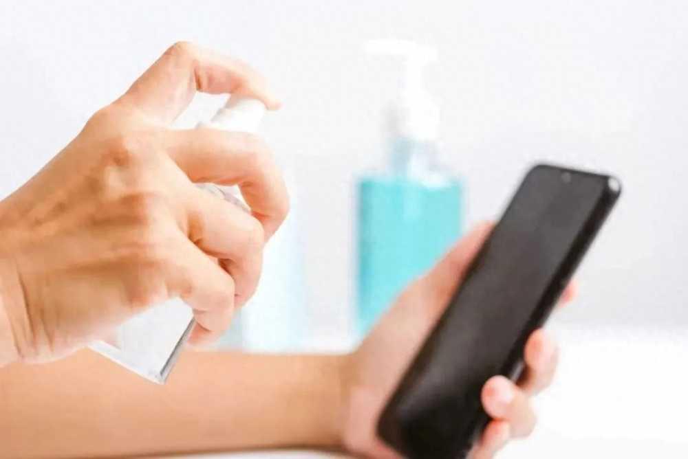 手机有多脏你知道吗？还敢一边吃东西一边“刷刷刷”！这些常见的清洁方法居然是错的！插图2