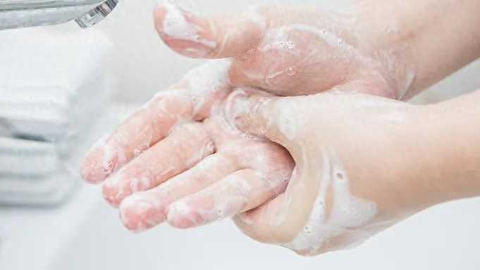 手机有多脏你知道吗？还敢一边吃东西一边“刷刷刷”！这些常见的清洁方法居然是错的！插图9