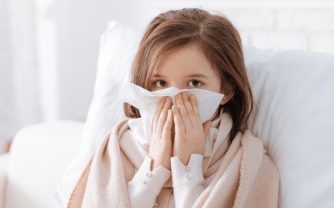 支原体肺炎是吃红霉素好还是吃阿奇霉素好?红霉素和阿奇霉素哪个治疗支原体肺炎效果好