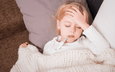 支原体肺炎发烧38度严重吗?支原体肺炎发烧38度需要吃退烧药吗