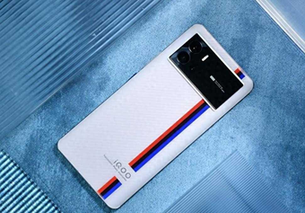 5款2022年上市的高口碑手机,降价后很香,普遍在1500元左右插图4